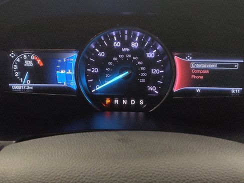 Used 2018 Ford Explorer XLT w/ Equipment Group 201A FWD image 23