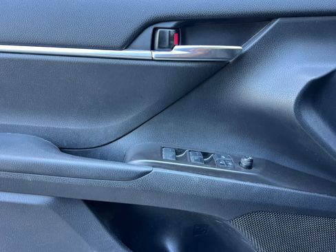 Used 2022 Toyota Camry SE image 15