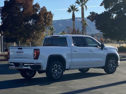 New 2026 GMC Sierra 1500 SLE w/ Preferred Package image 13
