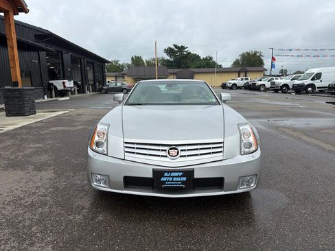 Used 2005 Cadillac XLR RWD image 2