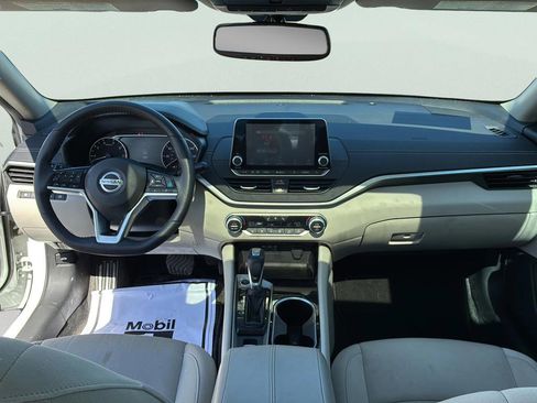 Used 2020 Nissan Altima 2.5 SV image 21