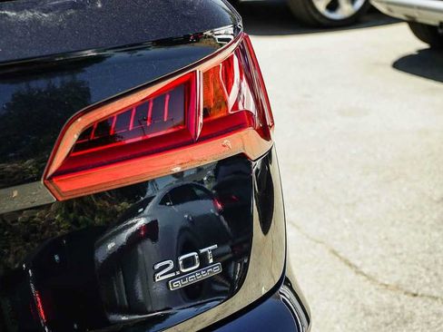 Used 2018 Audi Q5 2.0T Premium Plus w/ Premium Plus Package AWD/4WD image 11