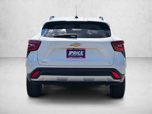 Used 2024 Chevrolet Trax LT w/ Driver Confidence Package FWD image 7