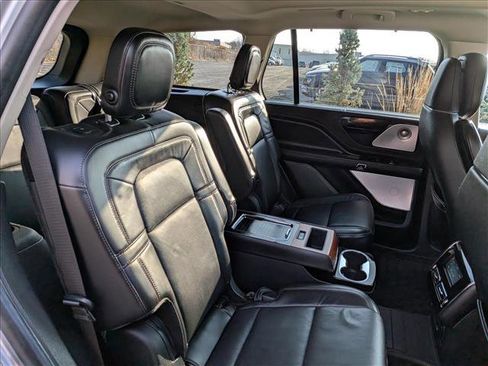 Used 2020 Lincoln Aviator Reserve w/ Equipment Group 201A image 17
