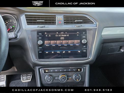 Used 2021 Volkswagen Tiguan SE R-Line FWD image 3