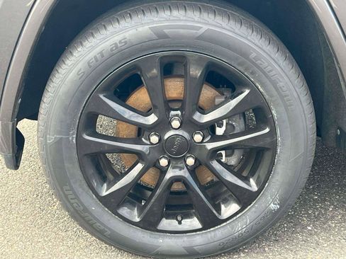 Used 2021 Jeep Grand Cherokee Laredo X image 6