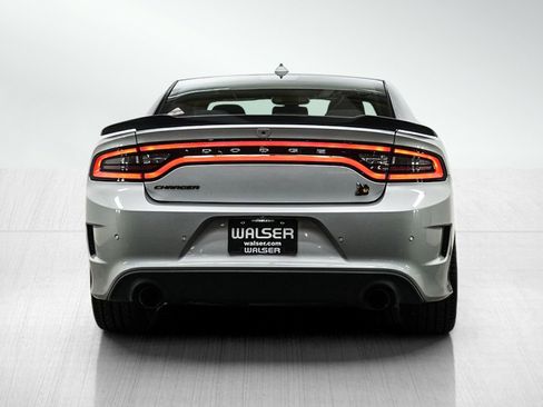 Used 2019 Dodge Charger Scat Pack RWD image 5