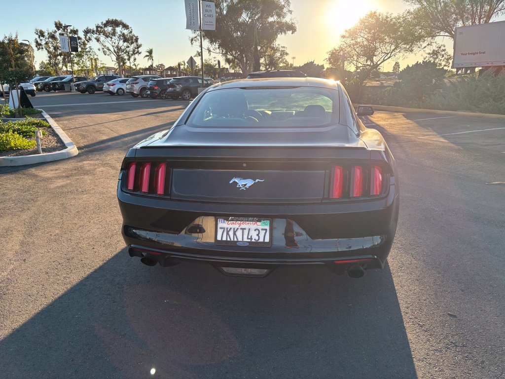 Used 2015 Ford Mustang Coupe RWD image 7