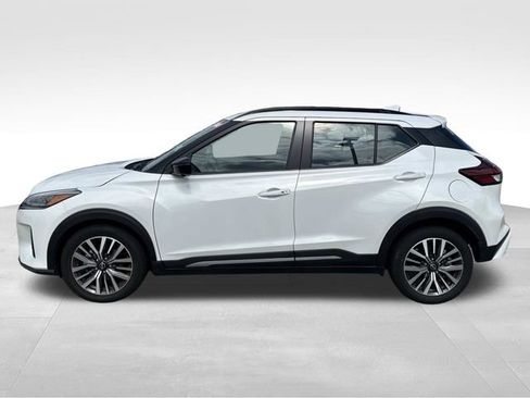 Used 2023 Nissan Kicks SR FWD image 6