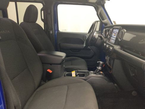 Used 2018 Jeep Wrangler Unlimited Sahara AWD/4WD image 21