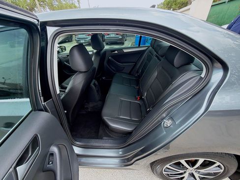 Used 2017 Volkswagen Jetta SE FWD image 22