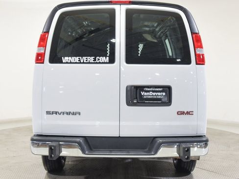 Used 2024 GMC Savana 2500 w/ Driver Convenience Package image 10