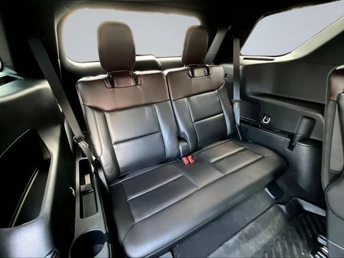 Certified 2024 Ford Explorer Platinum w/ Technology Package AWD/4WD image 28