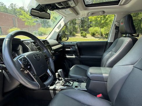 Used 2021 Toyota 4Runner Venture w/ Moonroof Package AWD/4WD image 12