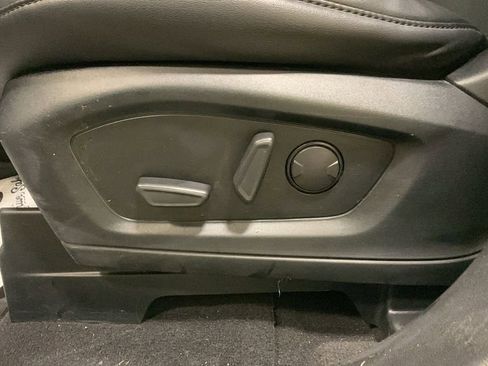 Used 2023 Ford Explorer XLT w/ Equipment Group 202A image 32