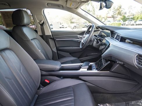 Certified 2024 Audi Q8 e-tron Premium Plus w/ Premium Plus Package image 18