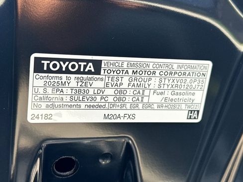 Used 2025 Toyota Prius Plug-In Hybrid FWD image 26
