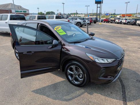 Used 2023 Ford Escape ST-Line w/ Tech Pack #1 AWD/4WD image 17
