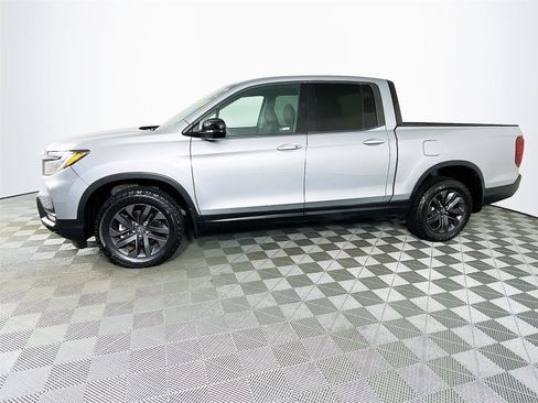Used 2023 Honda Ridgeline Sport image 4