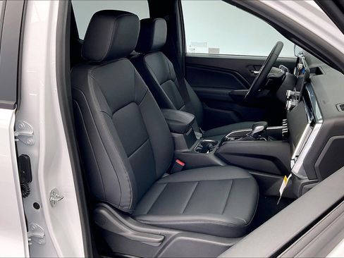 New 2025 GMC Canyon Elevation w/ Convenience Package image 9