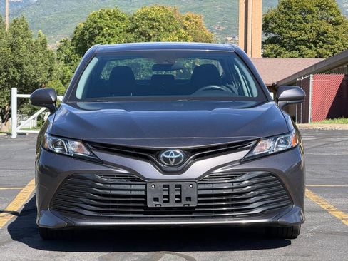 Used 2020 Toyota Camry LE FWD image 8