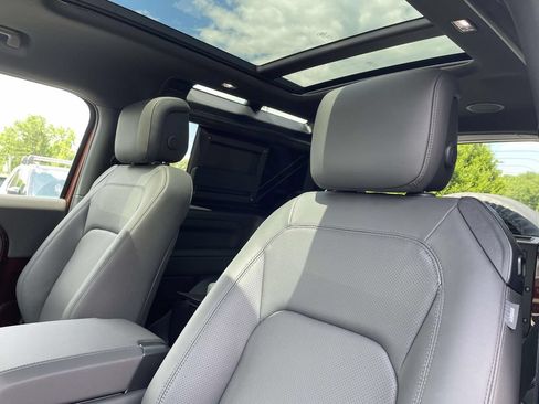New 2026 Land Rover Defender 90 X-Dynamic SE AWD/4WD image 16