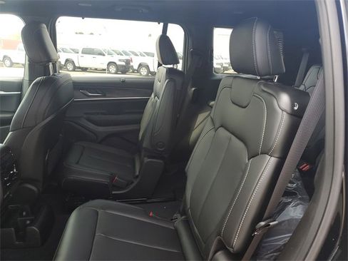 New 2025 Jeep Grand Cherokee L Limited w/ Luxury Tech Group II image 13