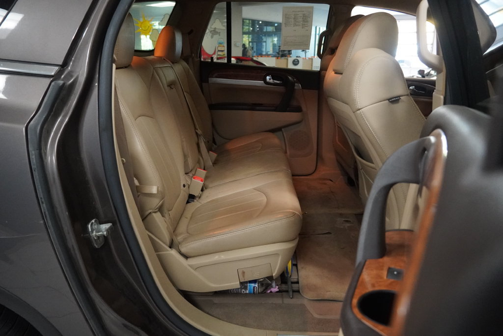 Used 2008 Buick Enclave CXL w/ Entertainment Package #3 FWD image 44