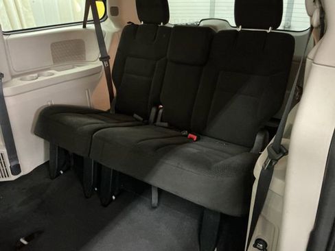 Used 2016 Dodge Grand Caravan SE w/ Quick Order Package 29E SE image 37