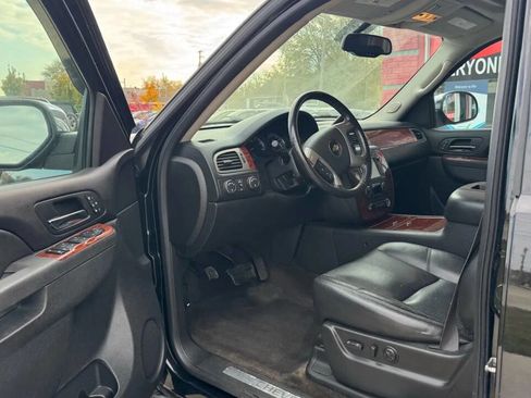 Used 2012 Chevrolet Avalanche LTZ image 13