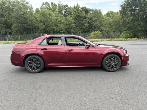 Used 2022 Chrysler 300 Touring L w/ Popular Equipment Group AWD/4WD image 16