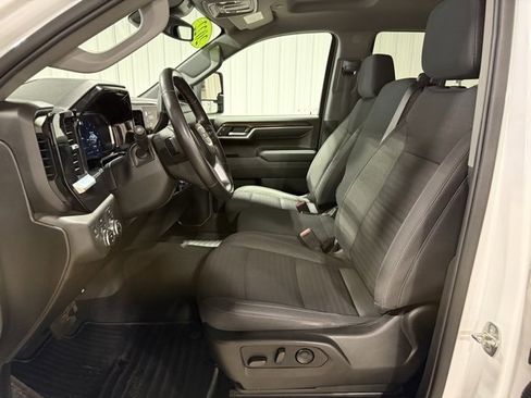 Used 2022 GMC Sierra 1500 SLE image 10