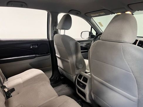 Used 2018 Honda Pilot EX image 12