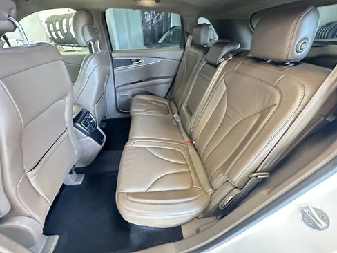 Used 2016 Lincoln MKX Reserve image 30