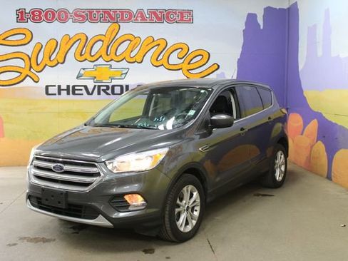 Used 2017 Ford Escape SE AWD/4WD image 2