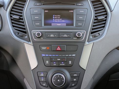 Used 2017 Hyundai Santa Fe Sport image 13