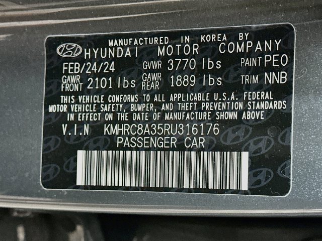 Used 2024 Hyundai Venue Limited FWD image 27