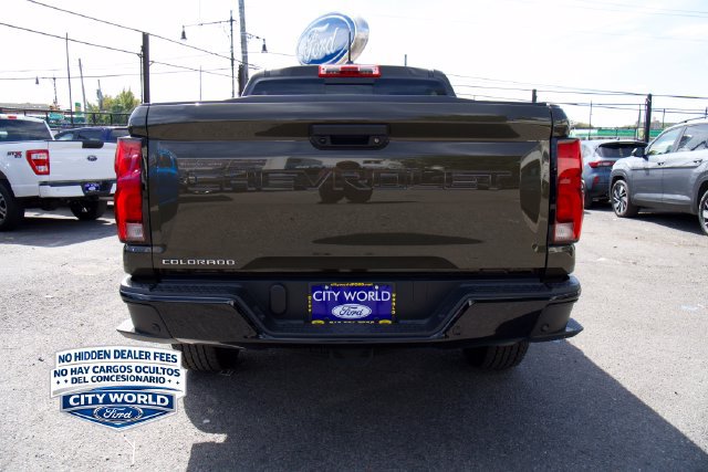 Used 2024 Chevrolet Colorado Z71 w/ Z71 Convenience Package 2 AWD/4WD image 4