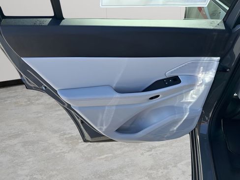 New 2026 Jeep Cherokee Limited image 17