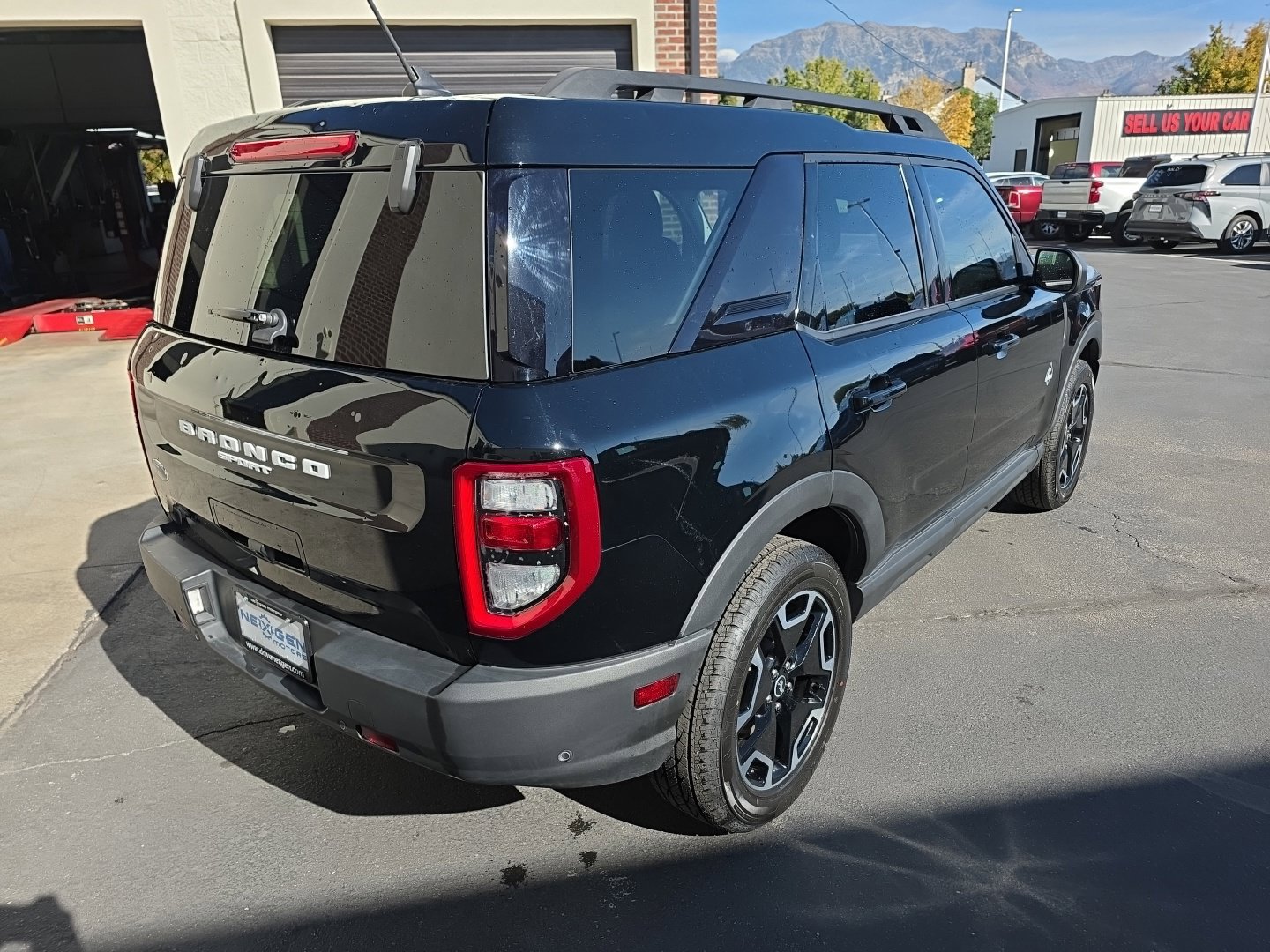 Used 2023 Ford Bronco Sport Outer Banks w/ Tech Package AWD/4WD image 28