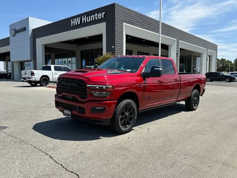 New 2026 RAM 2500 Laramie AWD/4WD image 2