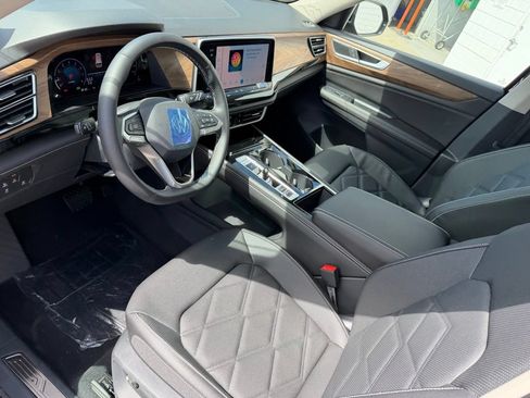 New 2026 Volkswagen Atlas SE AWD/4WD image 2
