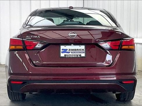 Used 2025 Nissan Altima 2.5 SV FWD image 4