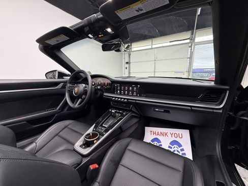 Used 2025 Porsche 911 Carrera RWD image 29