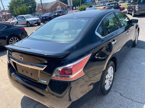 Used 2014 Nissan Altima 2.5 S w/ Sport Value Package FWD image 16