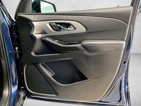 Used 2023 Chevrolet Traverse LT image 19