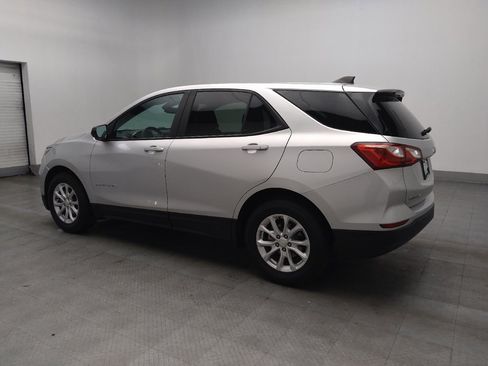 Used 2021 Chevrolet Equinox LS w/ LS Convenience Package FWD image 3