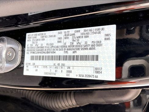 Used 2022 Ford Escape SEL w/ Technology Package image 3