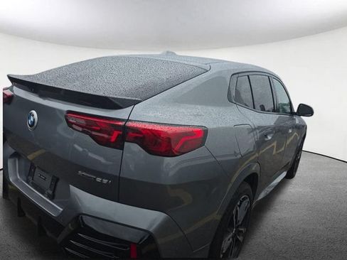 Used 2026 BMW X2 xDrive28i AWD/4WD image 2