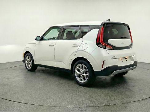 Used 2025 Kia Soul LX w/ LX Technology Package image 6
